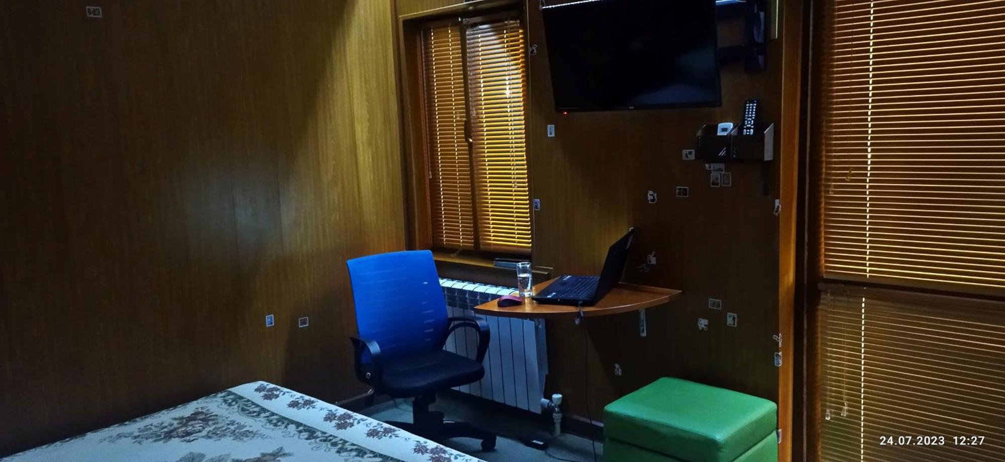 Apartment In A Guest House อัลมาตี ภายนอก รูปภาพ